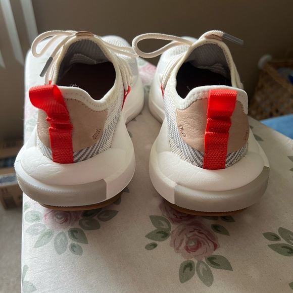 SOREL Explorer Defy Low Sneaker 7.5 - Picture 3 of 10